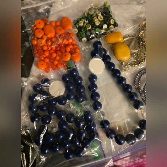 Vintage Bead Lot - Picture 2 of 5